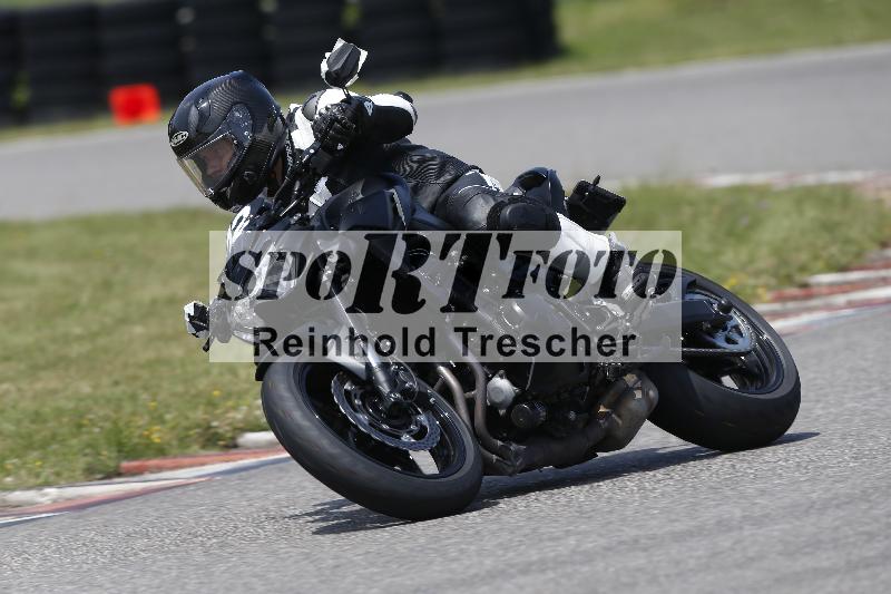 /27 12.06.2025 Ducati Schweiz Trackday Warmup  ADR/blau-bleu/12